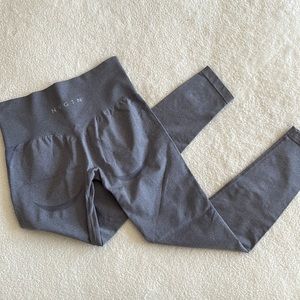 NVGTN Grey Contour Seamless Leggings (in Grey - SOLD OUT 🐺)